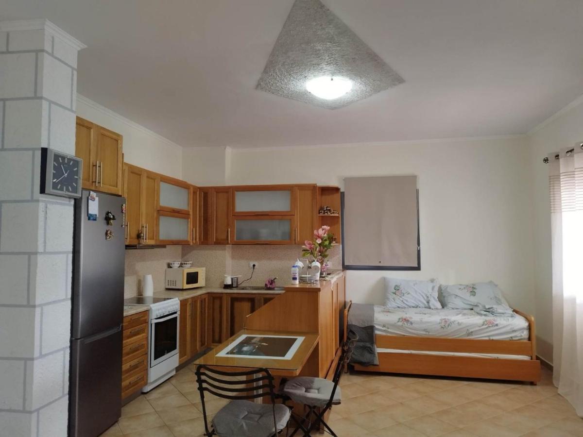 Alexander Apartment คซามิล ภายนอก รูปภาพ